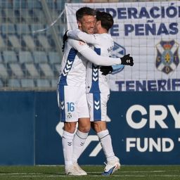 Aitor Sanz y Nacho Gil celebrando el gol del capitán (CD Tenerife)
