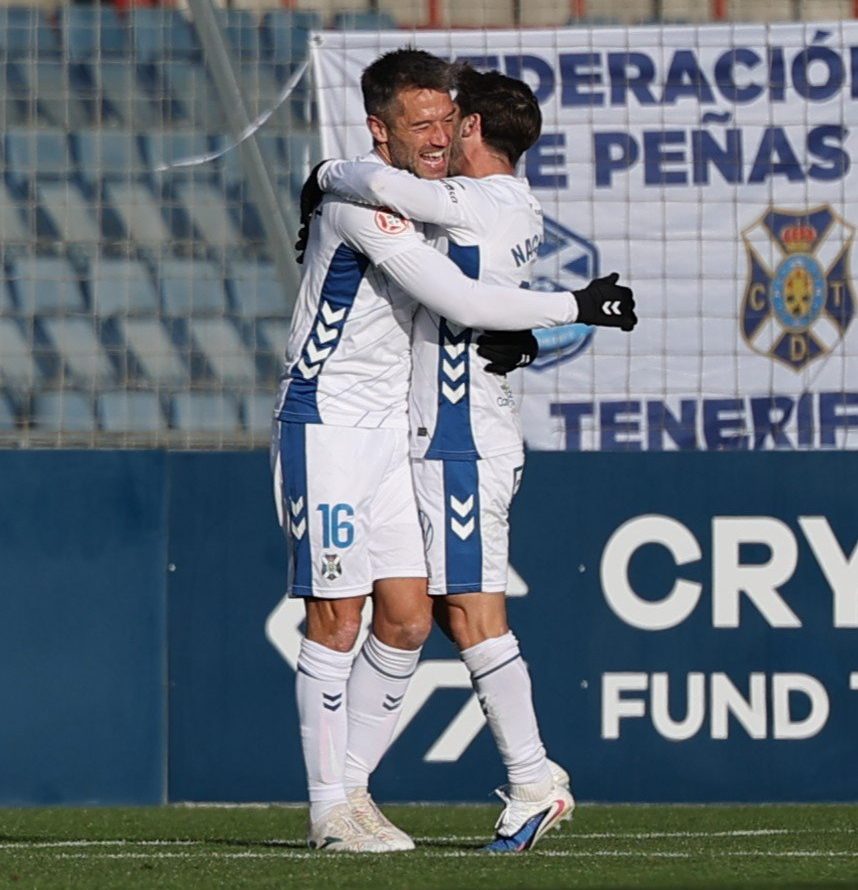 Aitor Sanz y Nacho Gil celebrando el gol del capitán (CD Tenerife)