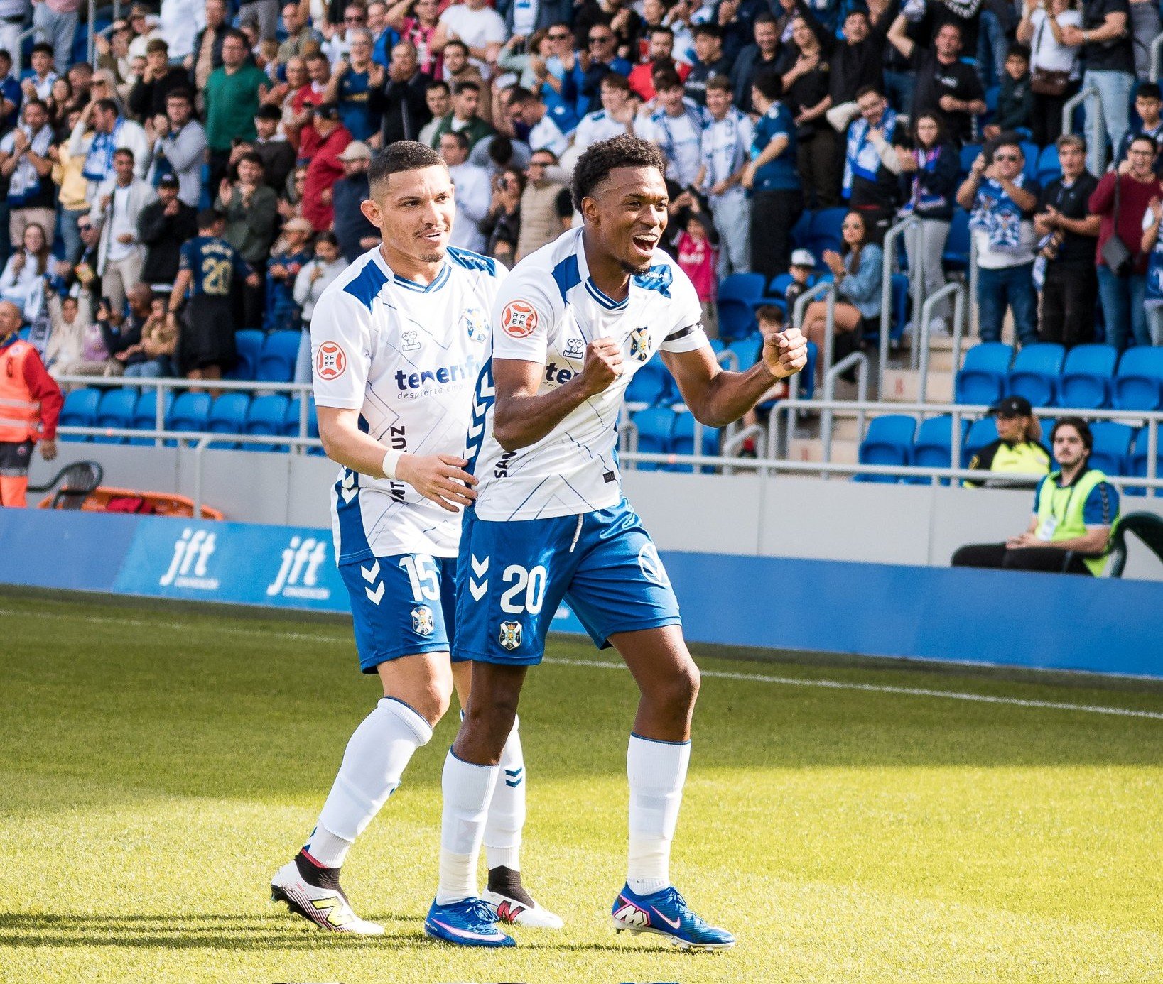 Alassan celebra su gol. (CD TENERIFE)