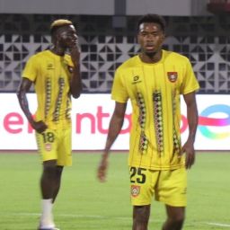 |Alassan el primero a la izquierda de la imagen (FEDRACIÓN DE FÚTBOL DE GUINEA-BISSAU)