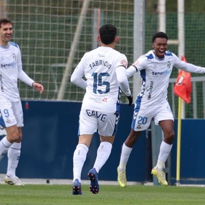 Alassan festejando el 0-1 en Tajonar (CD Tenerife)
