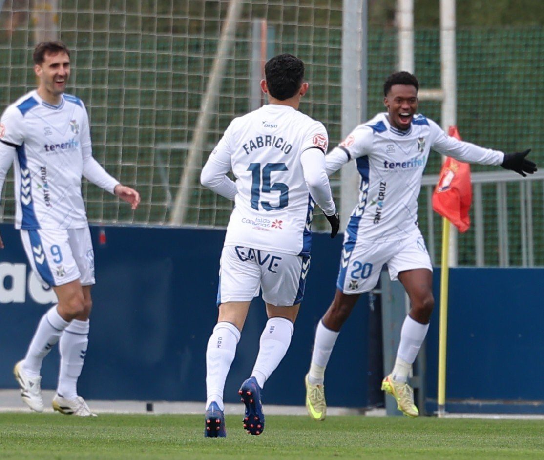 Alassan festejando el 0-1 en Tajonar (CD Tenerife)