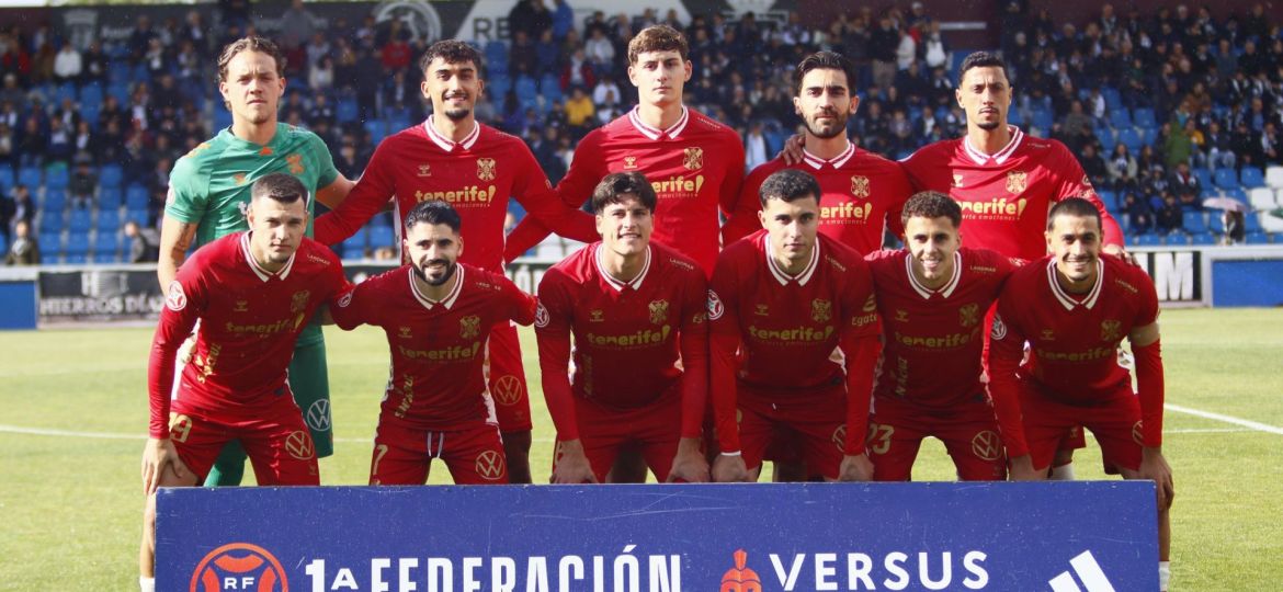 Alineación del Tenerife ante Unionistas (CD TENERIFE)
