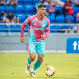 Álvaro González ante Unionistas (CD Tenerife)