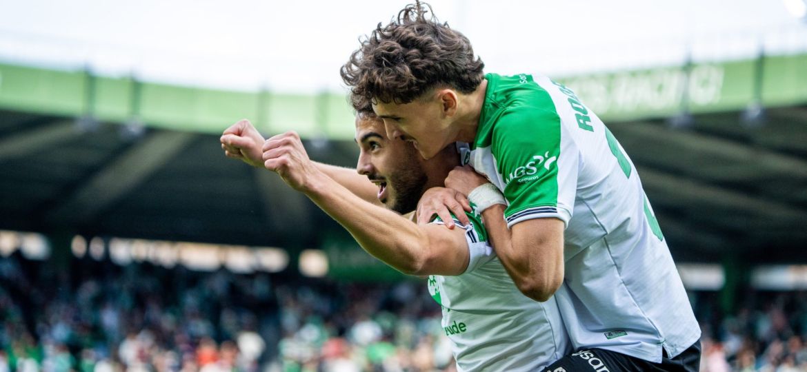 Andrés Martín celebrando su gol al Celta (@realracingclub)
