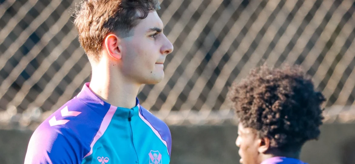 Antal en uno de sus primeros entrenamientos como blanquiazul (CD Tenerife)
