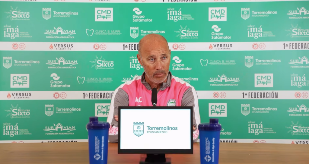 Antonio Calderón en rueda de prensa (JUVENTUD TORREMOLINOS)