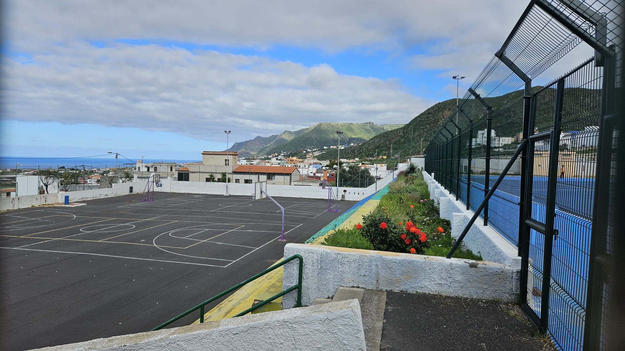 Cancha exterior del CEIP Ayatimas (CEDIDA)