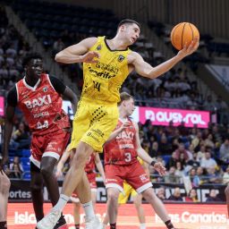Acción del encuentro (EMILIO COBOS / CB CANARIAS).
