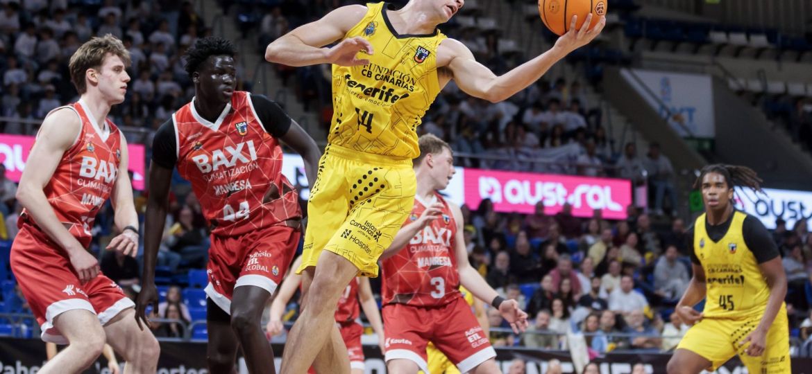 Acción del encuentro (EMILIO COBOS / CB CANARIAS).