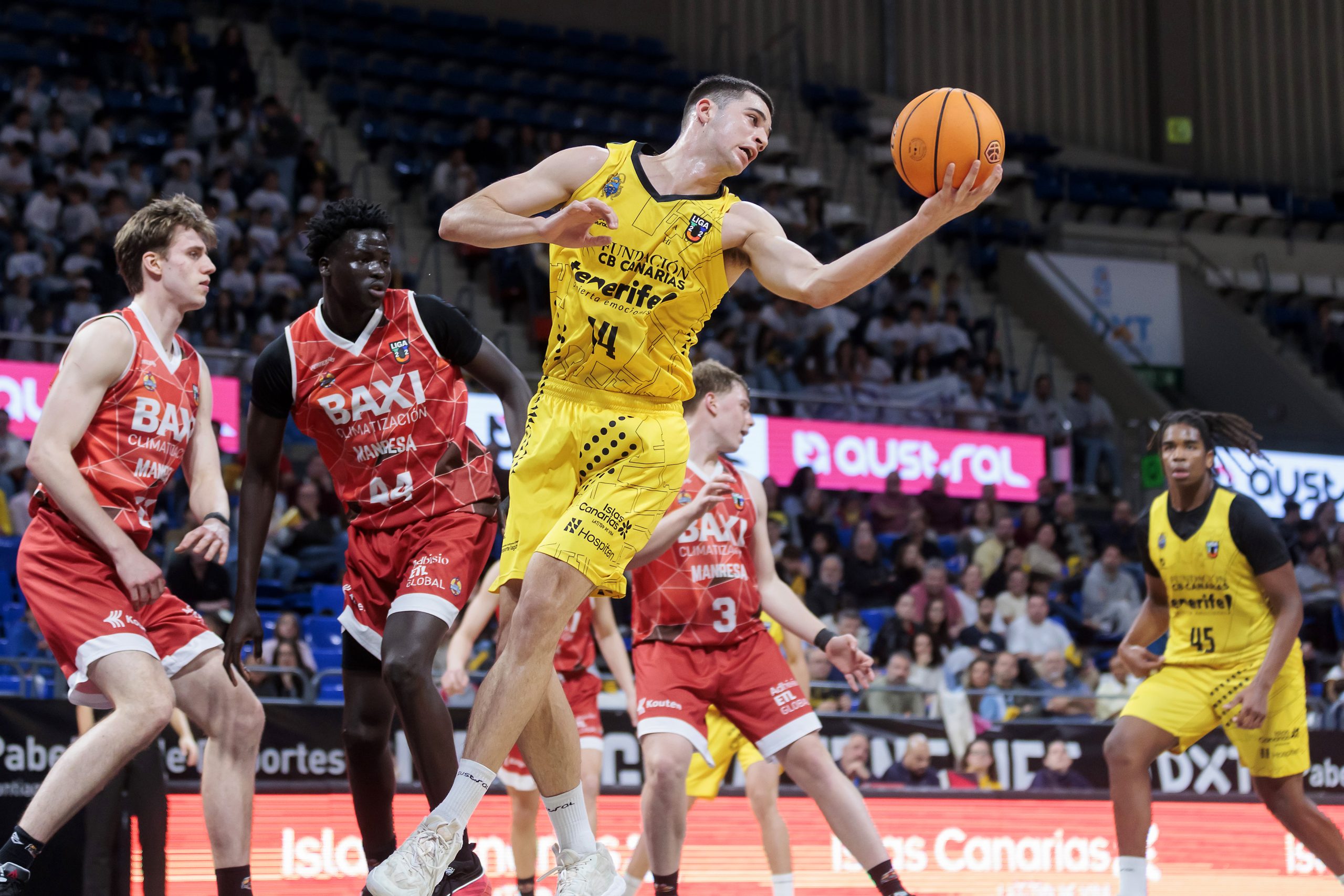 Acción del encuentro (EMILIO COBOS / CB CANARIAS).
