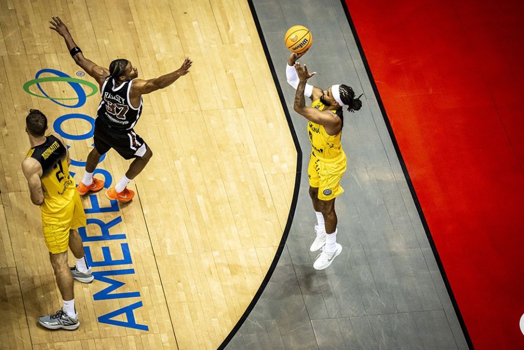 Patty Mills en su debut con La Laguna Tenerife (BCL)