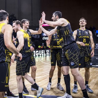 La Laguna Tenerife celebra el nuevo triunfo (CB CANARIAS)