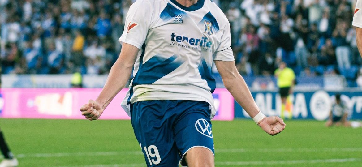 Cantero celebra su gol al Castellón (CD TENERIFE/SAN ACOSTA).