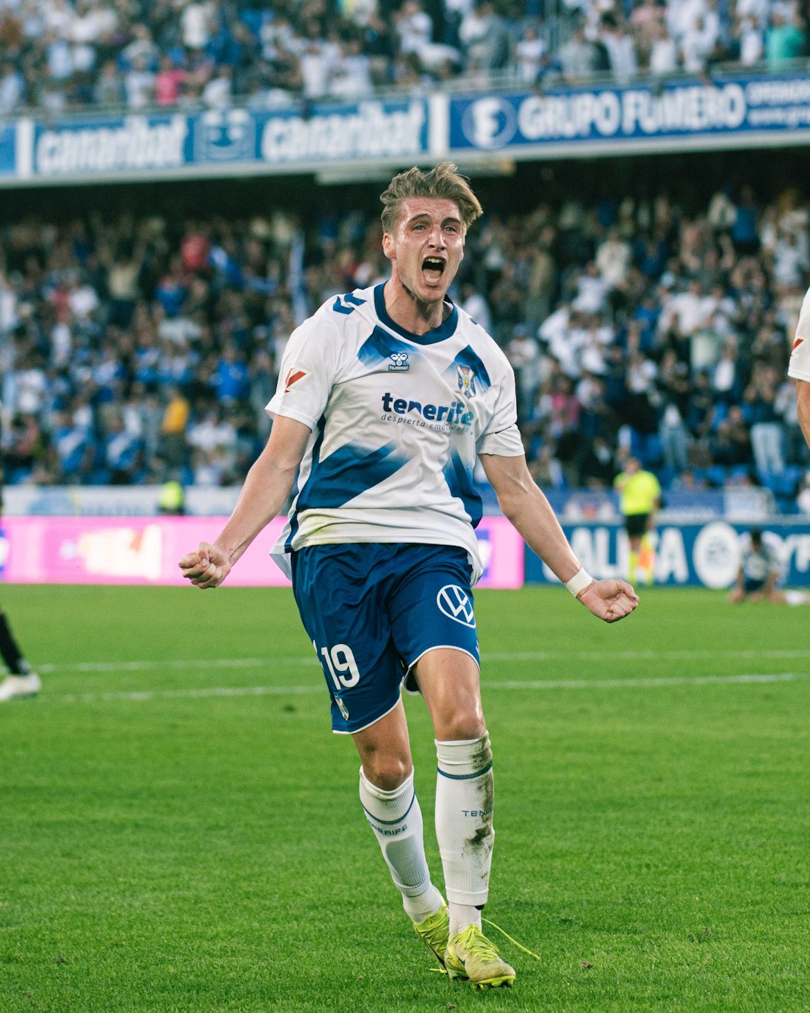 Cantero celebra su gol al Castellón (CD TENERIFE/SAN ACOSTA).