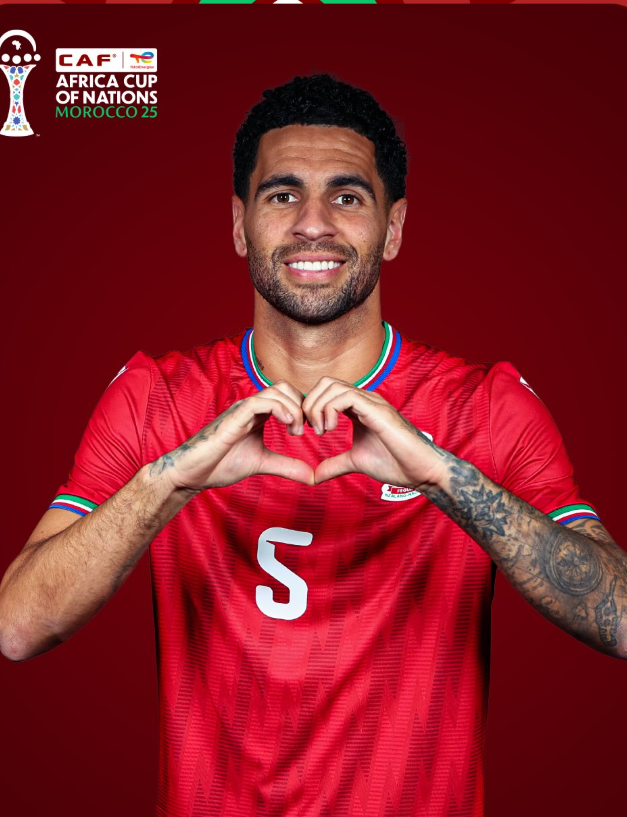 Foto oficial de Omar Mascarell con Guinea Ecuatorial (@caf_online)