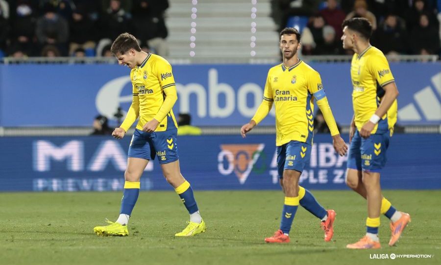 Celebra Estanis Pedrola en su debut como amarillo (La Liga)