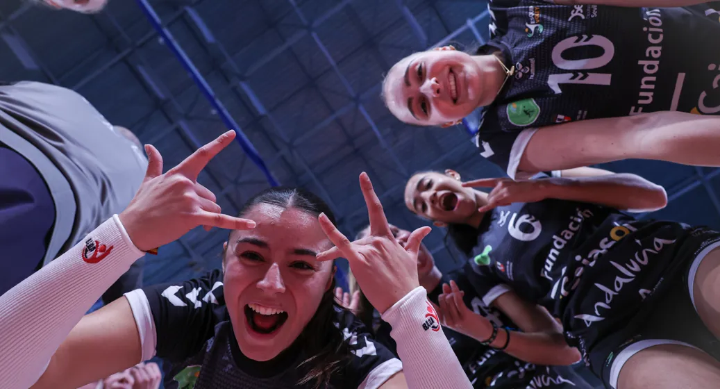 Celebración de las jugadoras de Cajasol tras lograr el pase a la final. Fotógrafo: Felipe Sánchez Cifuentes.