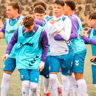 Celebración de uno de los goles blanquiazules (CD Tenerife)