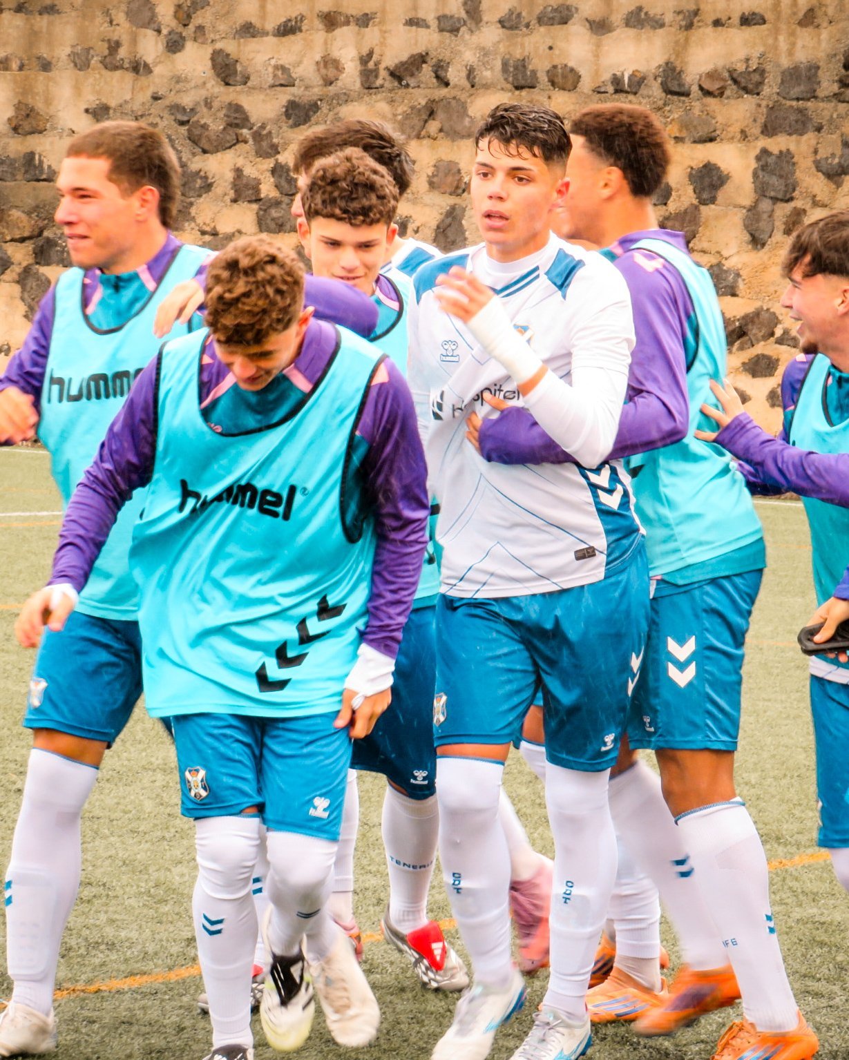 Celebración de uno de los goles blanquiazules (CD Tenerife)