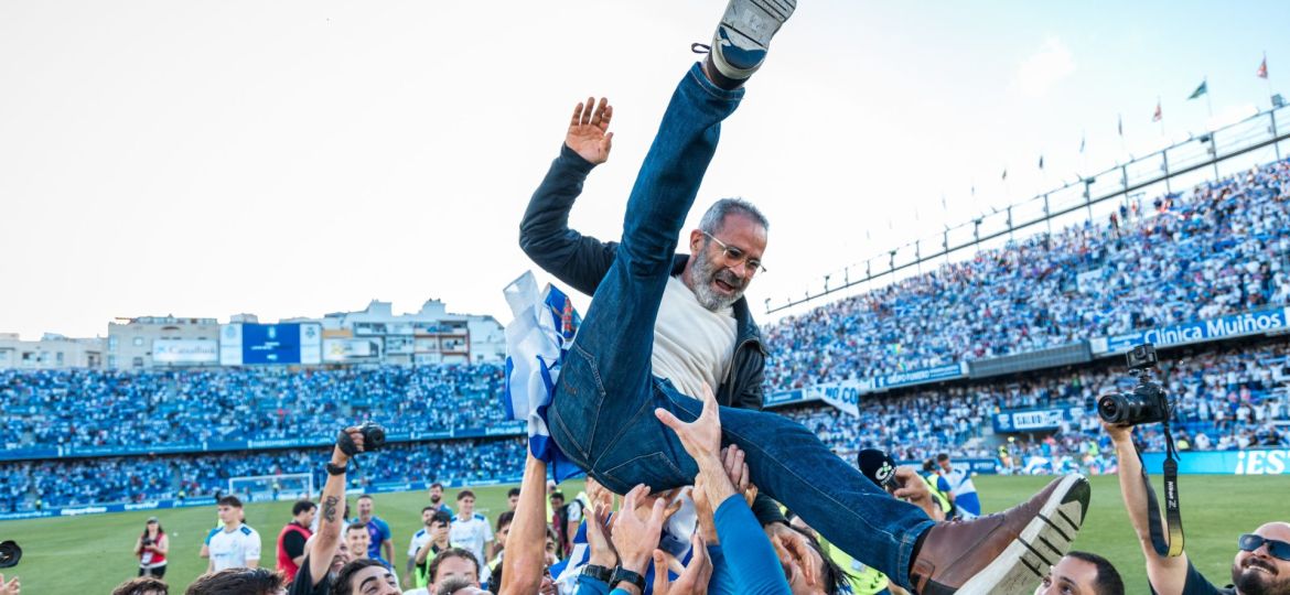 Manteo a Cervera (CD TENERIFE).|Aitor Sanz (CD TENERIFE).||