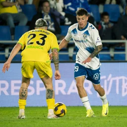 César Álvarez ante el Dépor (CD Tenerife)