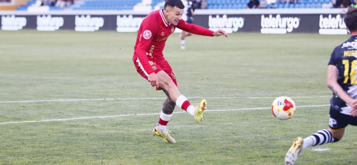 César en el golpeo de su gol a Unionistas (CD TENERIFE)