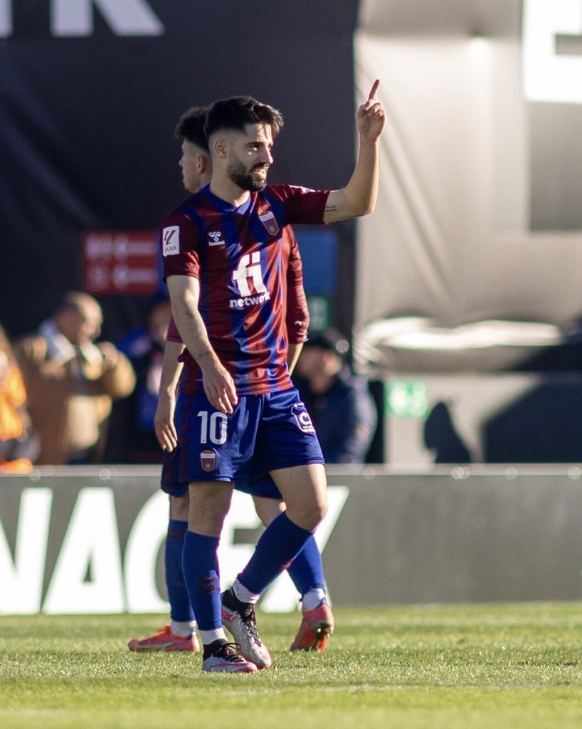 Cris Montes (CD ELDENSE).