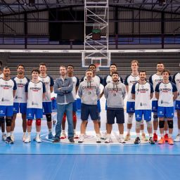 Jugadores y cuerpo técnico del Cisneros durante el Media Day (CEDIDA)