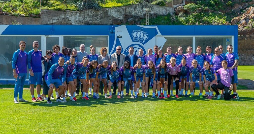 Encuentro entre el Ayuntamiento Santa Cruz y el CD Tenerife Femenino (FOTO: CD TENERIFE FEMENINO).