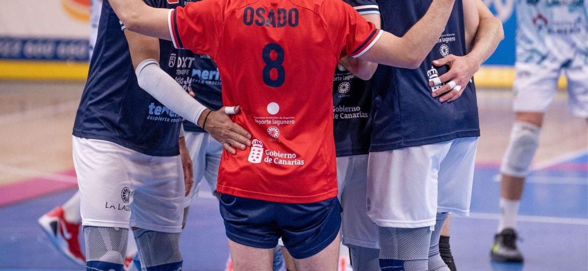 Jugadores del Cisneros celebran un punto. (CISNEROS ALTER)