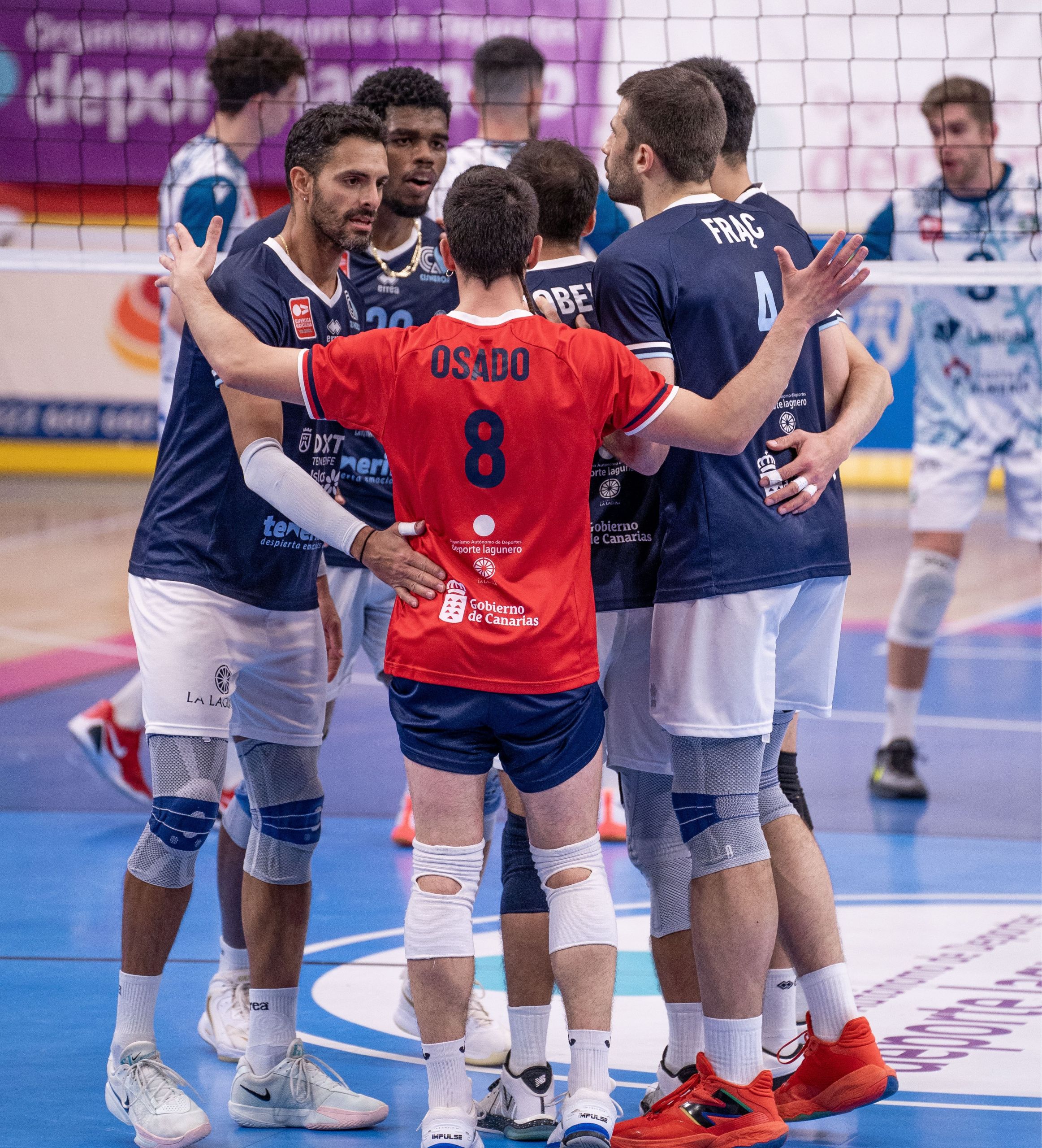 Jugadores del Cisneros celebran un punto. (CISNEROS ALTER)
