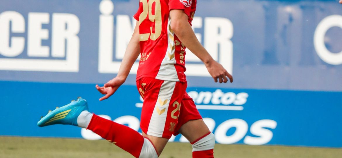 Dani Fernández celebra un gol (CD TENERIFE).|Los jugadores del Tenerife festejan el gol en El Toralín (CD TENERIFE).|Dani Martín (CD TENERIFE).|Noel López (CD TENERIFE).