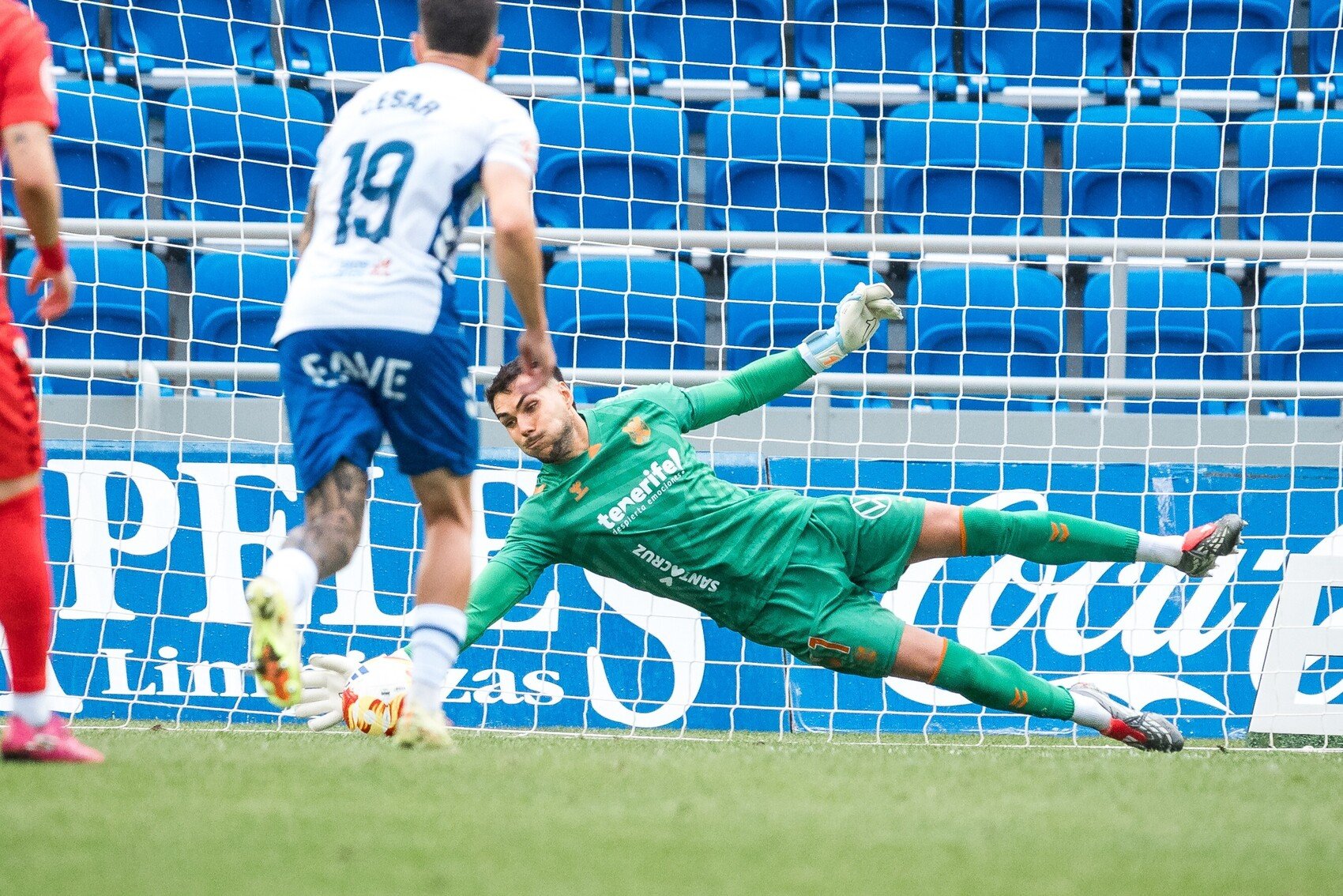 Dani Martín, parando un penalti (CD TENERIFE).