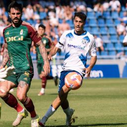 David Rodríguez ante el Oviedo (CD Tenerife San Acosta)