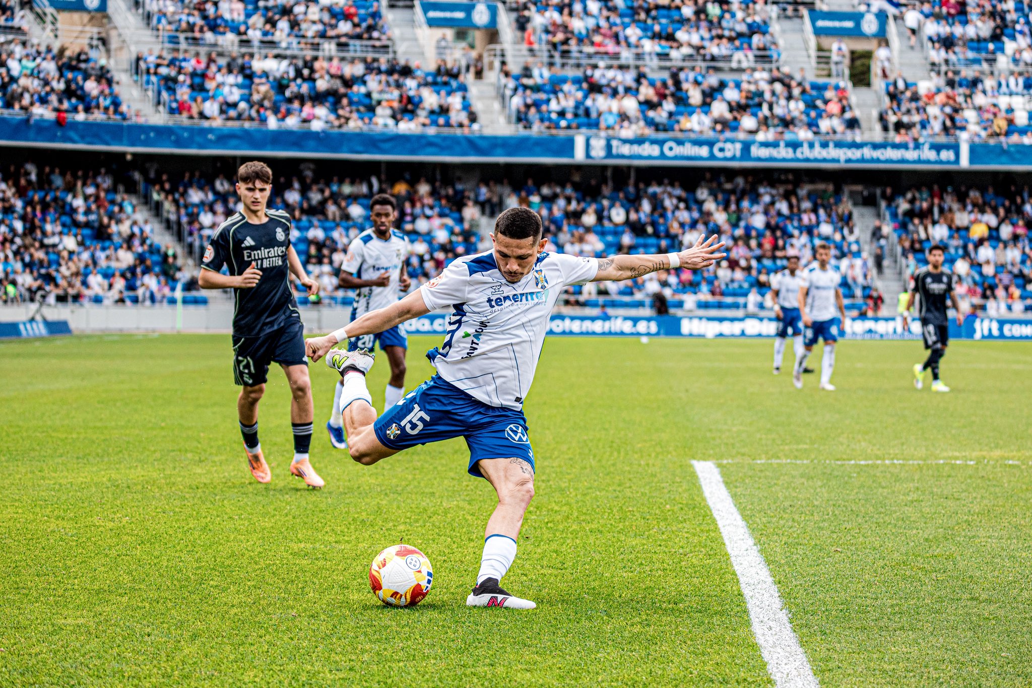 Disparo de Fabricio ante el Castilla (@Fabricioassisd6)