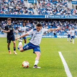 Disparo de Fabricio ante el Castilla (@Fabricioassisd6)