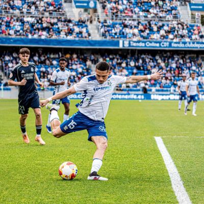 Disparo de Fabricio ante el Castilla (@Fabricioassisd6)