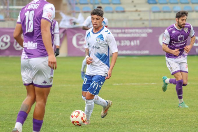 Dylan jugando con el filial en Guadalajara (CD Tenerife)