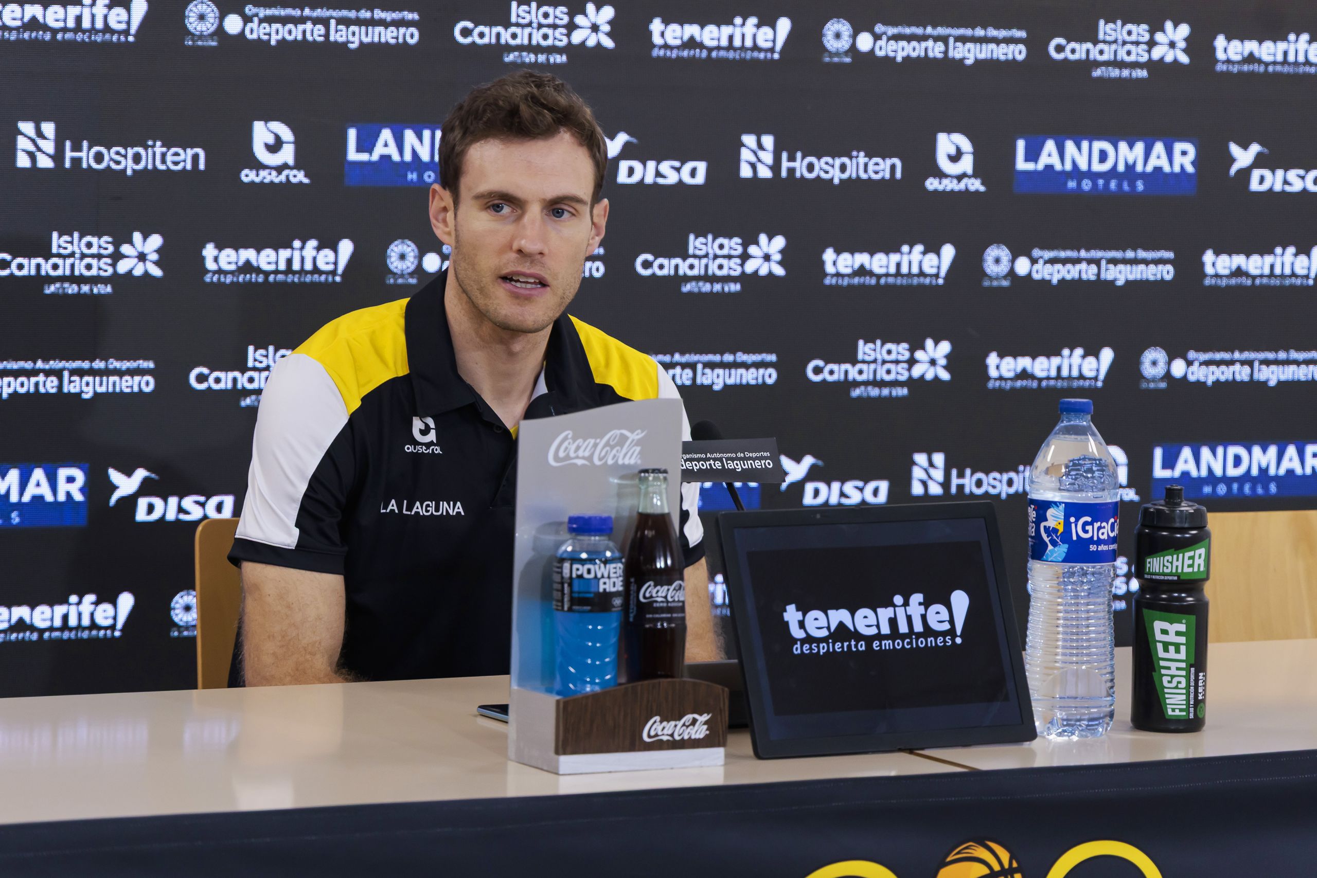 Tim Abromaitis en rueda de prensa (CB Canarias)
