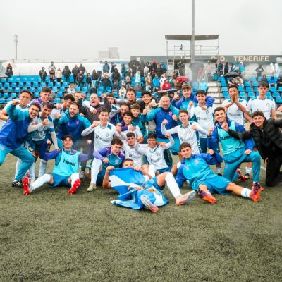 El juvenil blanquiazul celebra el pase a los octavos de la Copa del Rey (CD Tenerife)