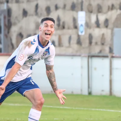 Ethyan celebra un gol (@CDTCANTERA).|Dani Fernández (@CDTCANTERA).|Jorge Padilla (@CDTCANTERA).
