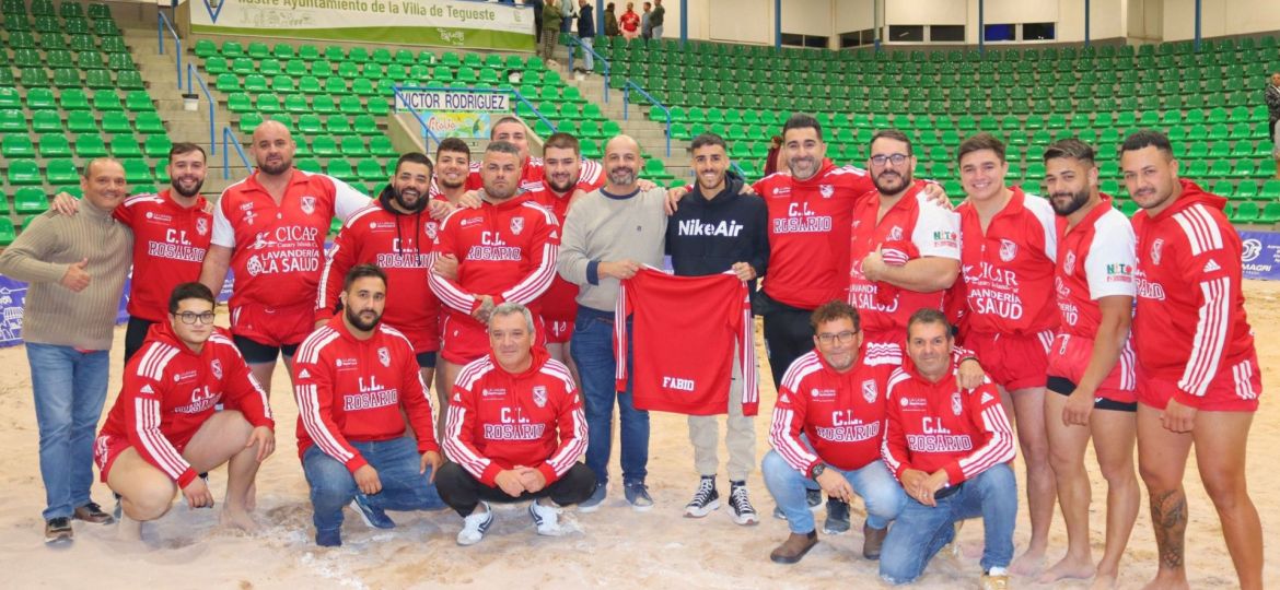 Fabio González con el conjunto lagunero (Club de Lucha Rosario)