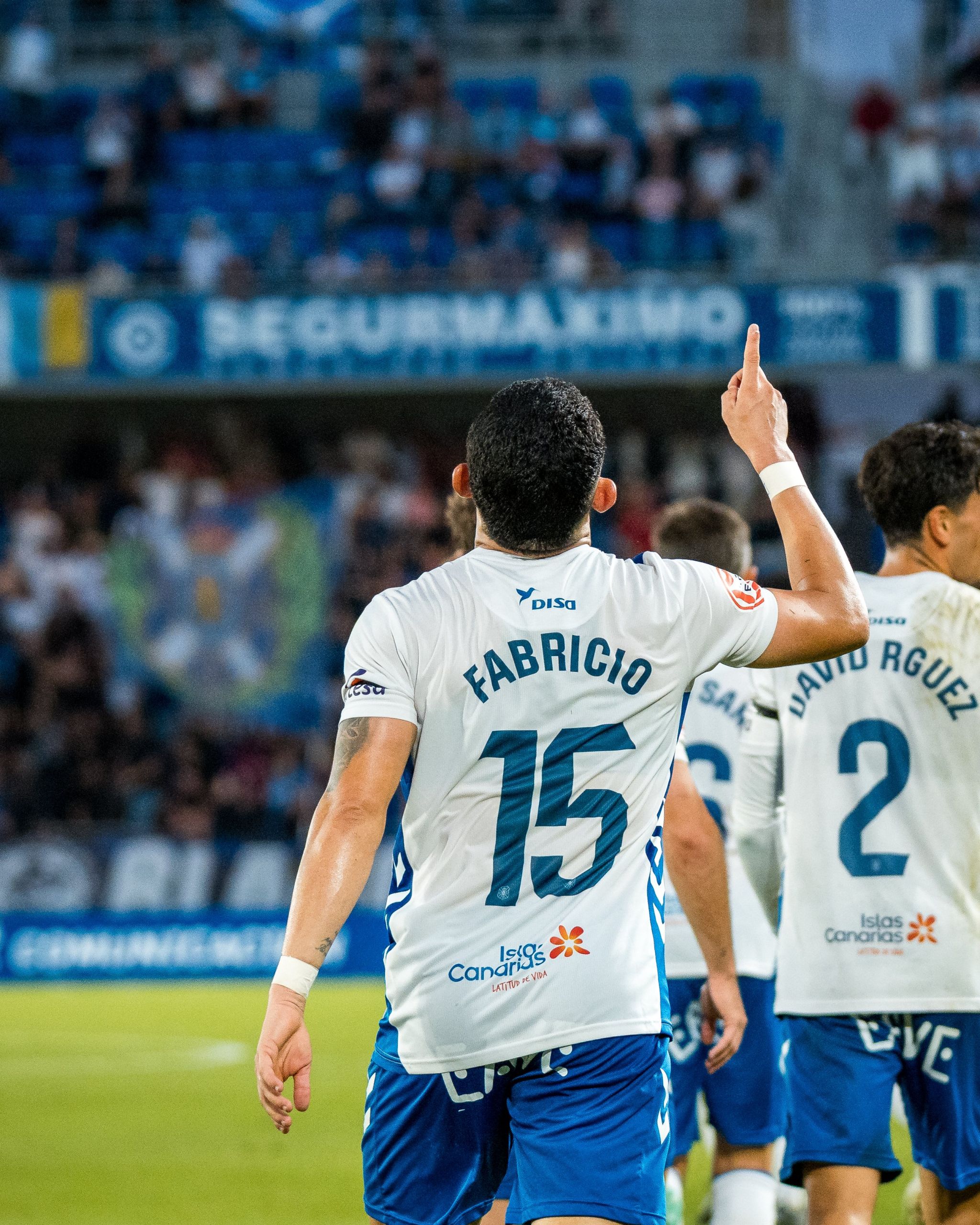 Fabricio mira al cielo tras marcar (CD TENERIFE).