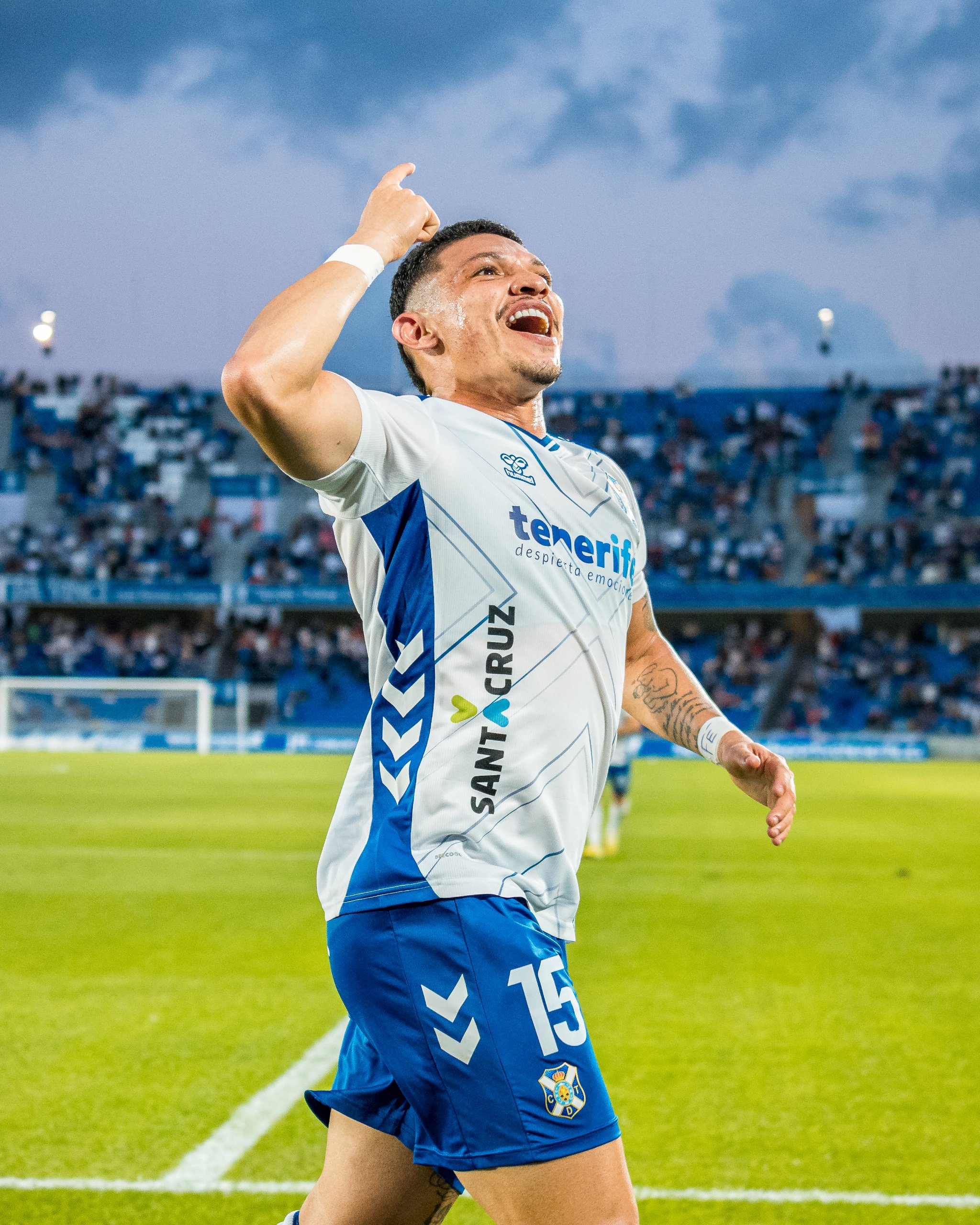 Fabricio celebra el 1-0 (CD TENERIFE).