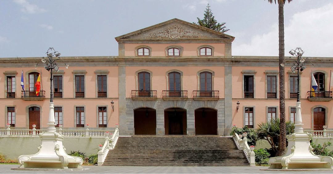 Fachada del Ayuntamiento (LA OROTAVA)