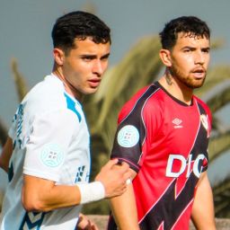 Fran Sabina en el partido ante el filial rayista (CD Tenerife)