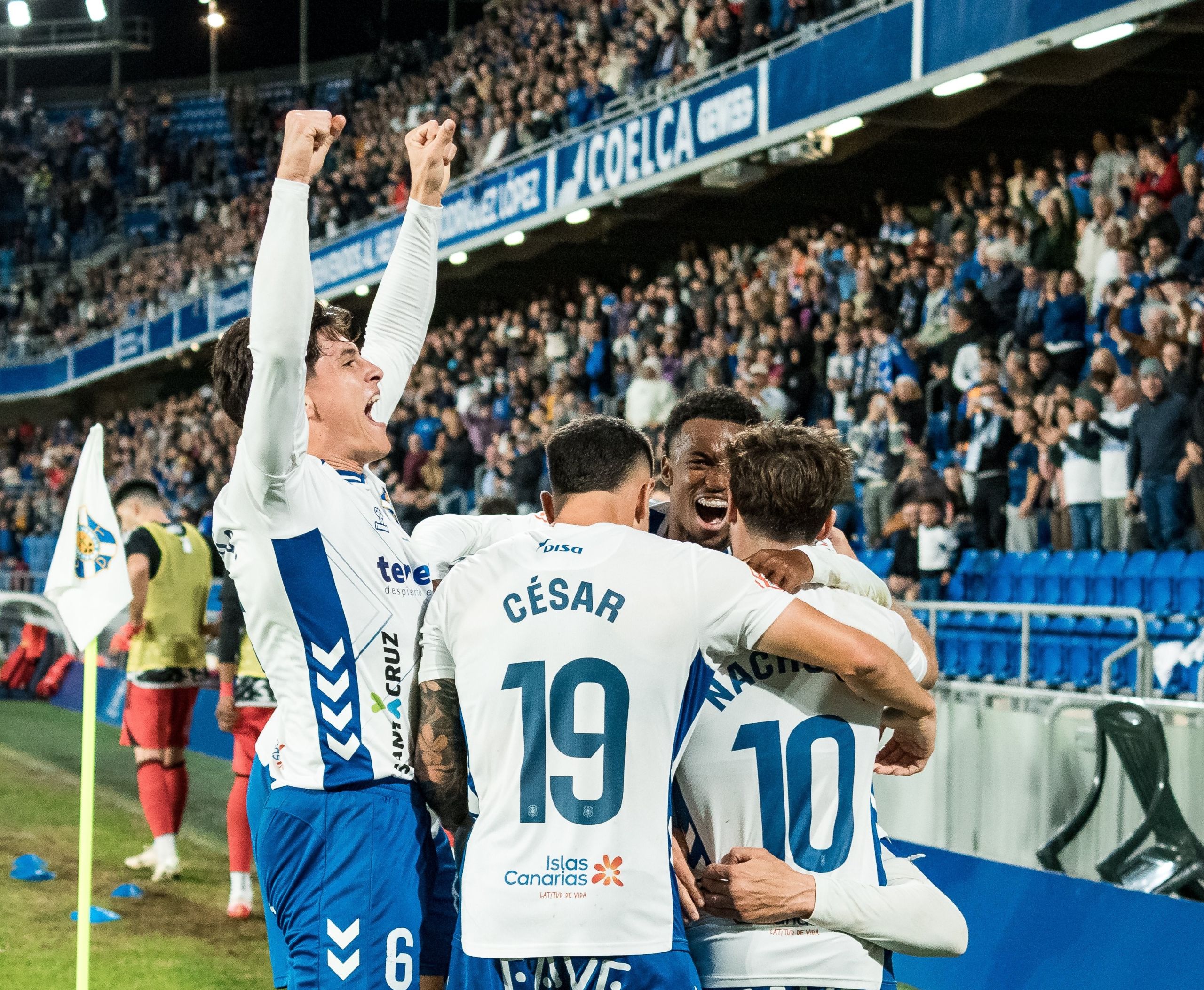 Celebración de uno de los goles del Tenerife. (CD TENERIFE)