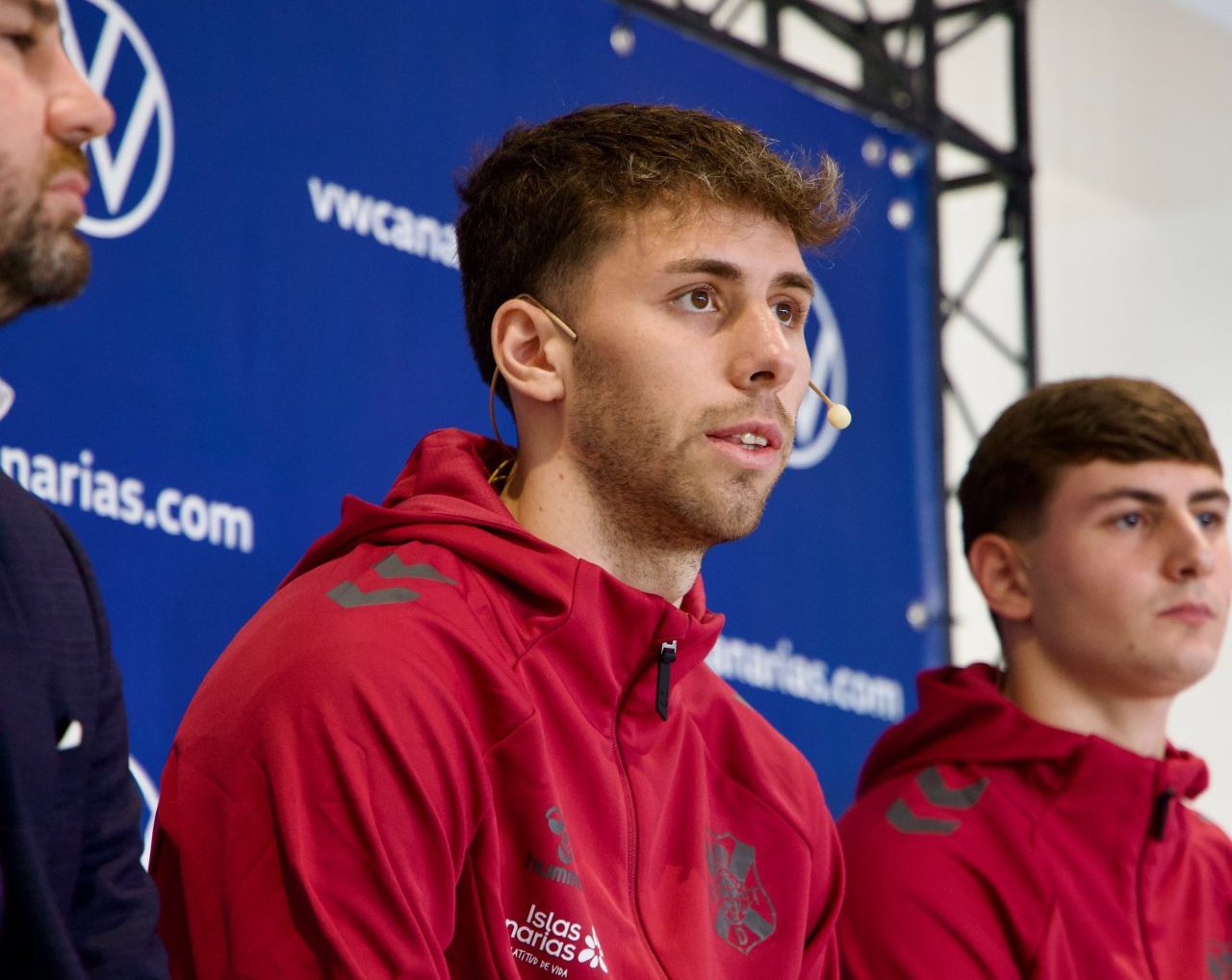 Gastón Valles en su presentación (CD TENERIFE)
