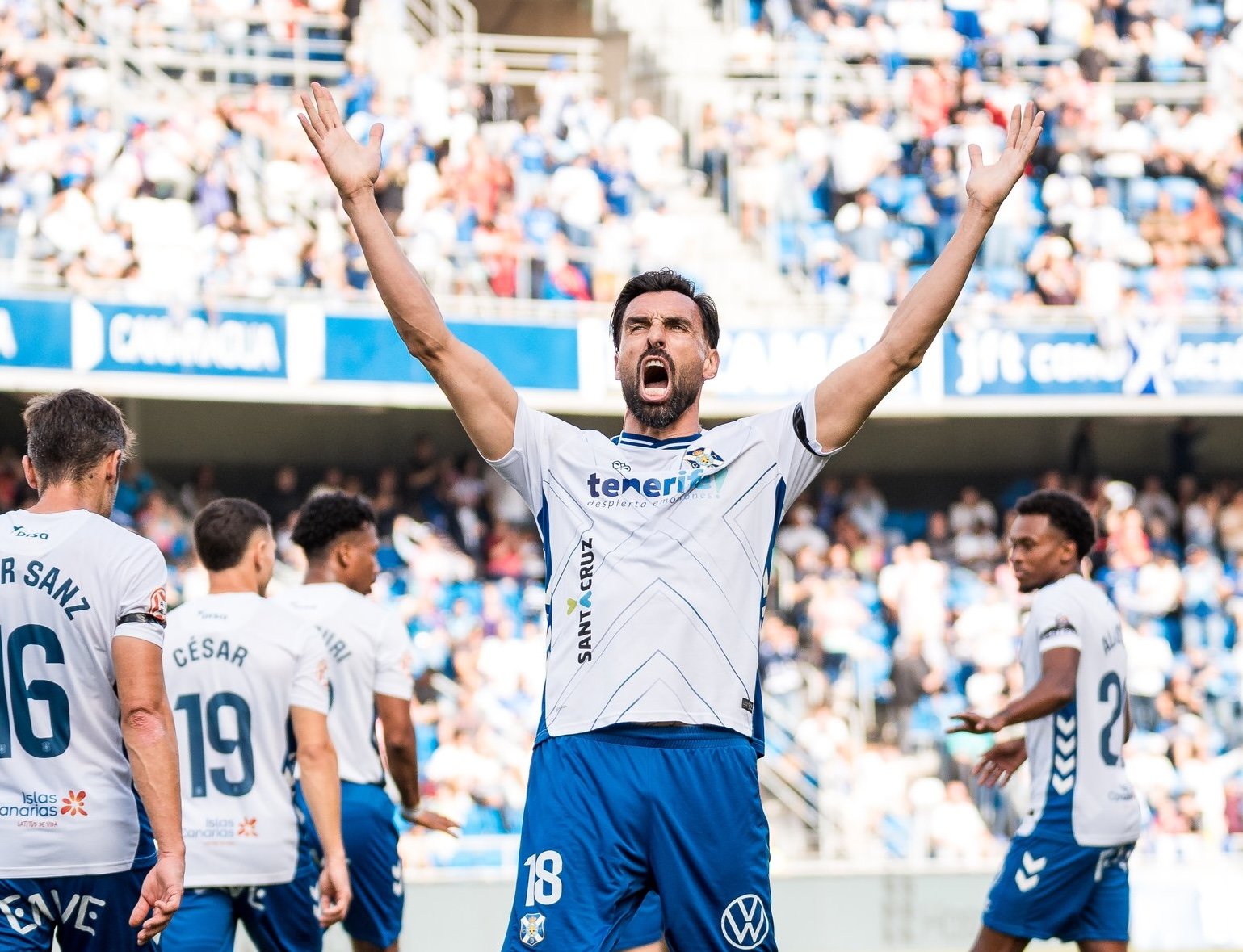 Enric Gallego celebrando en el Heliodoro (CD TENERIFE)